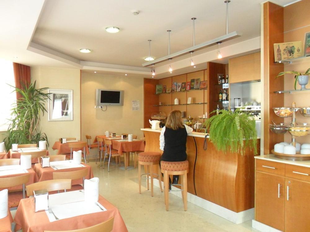 里维耶拉酒店 塞葛拉特 外观 照片
